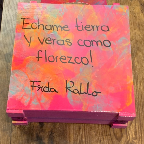 Hand-Painted Frida Kahlo Jewelry Art Box โ A Unique Find from Mexico - Picture 7 of 14